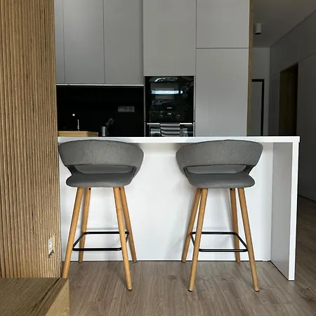 Hi Park Apartment, Free Parking