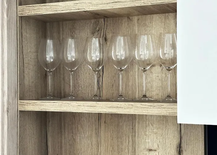 Апартаменти Hi Park Apartment, Free Parking *