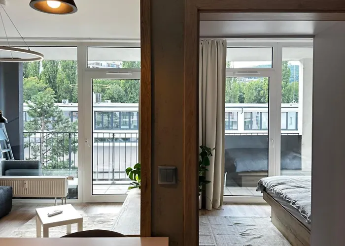 Hi Park Apartment, Free Parking