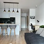 Hi Park Apartment, Free Parking *