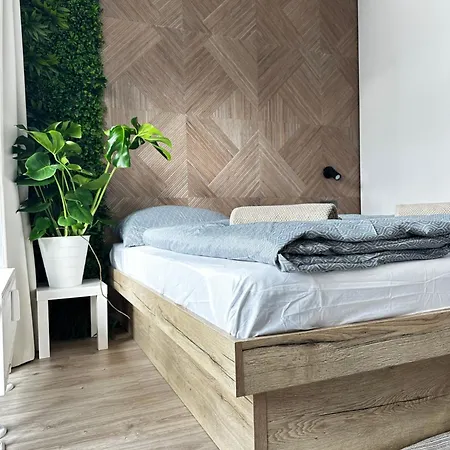 Hi Park Apartment, Free Parking Apartman *